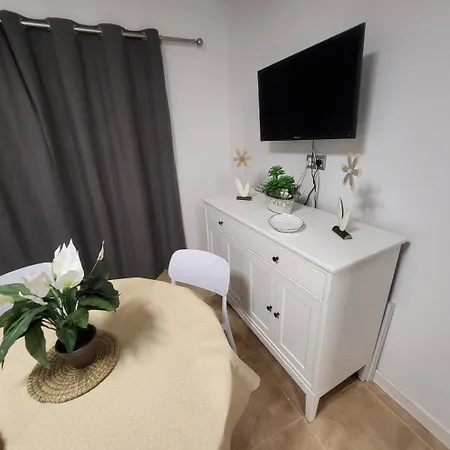 Floritas 31 - One Bed Apartment Playa de las Americas (Tenerife)